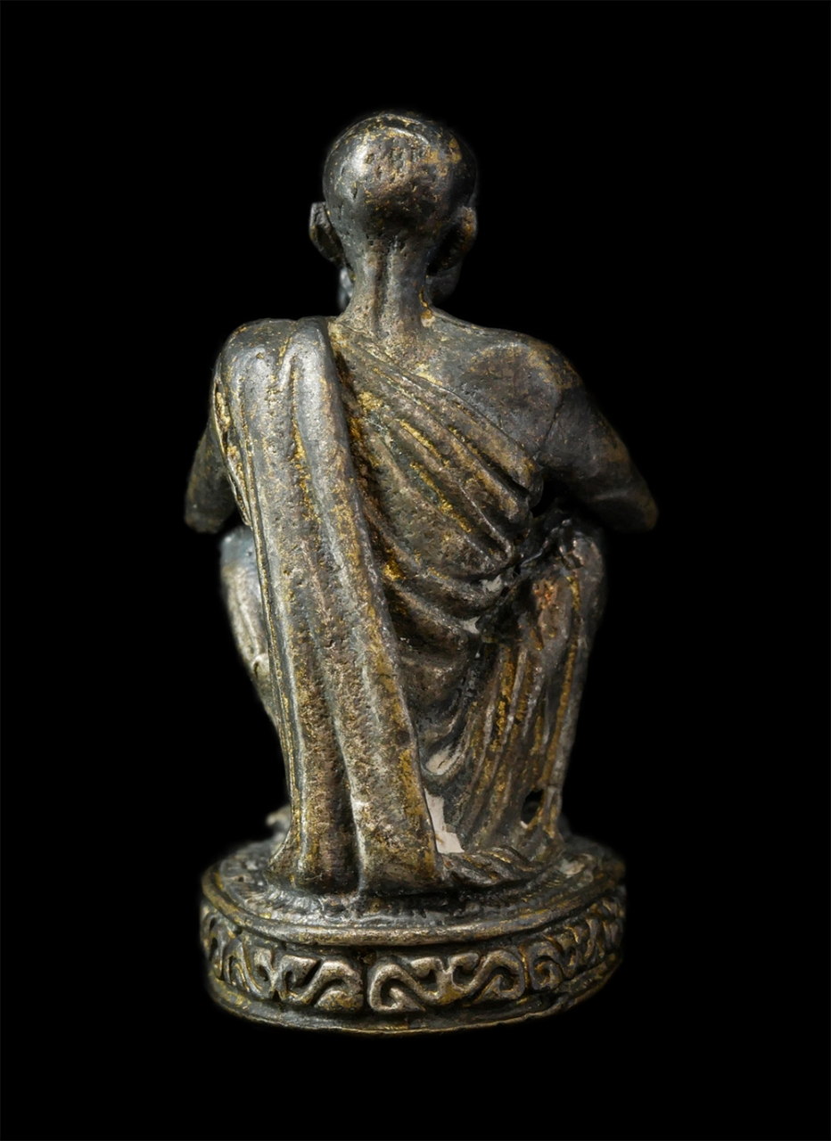 28Apr25 (26)a2p.jpg - รูปหล่อหลวงพ่อคูณ ปริสุทโธ  วัดบ้านไร่ จ.นครราชสีมา ที่ระลึกในงานพิธี ฝังลูกนิมิตรอุโบสถ วัดบ้านไร่ เสาร์ 5 ปี2536 เนื้อโลหะผสม พระเก่าสวย พร้อมกล่องเ [..] | https://kamulet.in.th